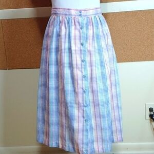 MALOUF JR. SKIRT SIZE 13 in a beautiful plaid button up front design